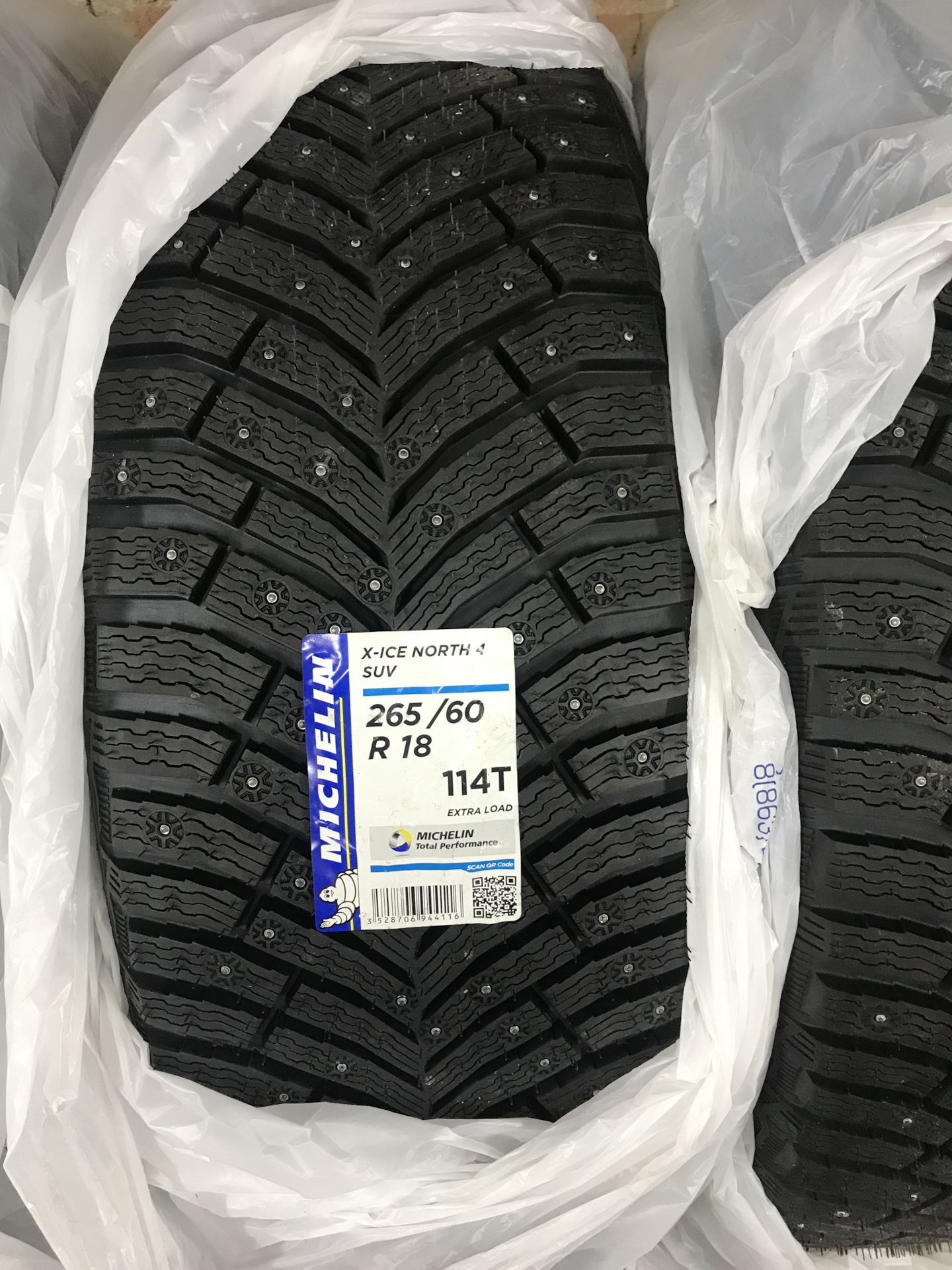 X ice north 4. Мишлен x Ice North 4. Michelin Ice North липучка. Michelin North 4. Michelin x-Ice North 4 дрифт.