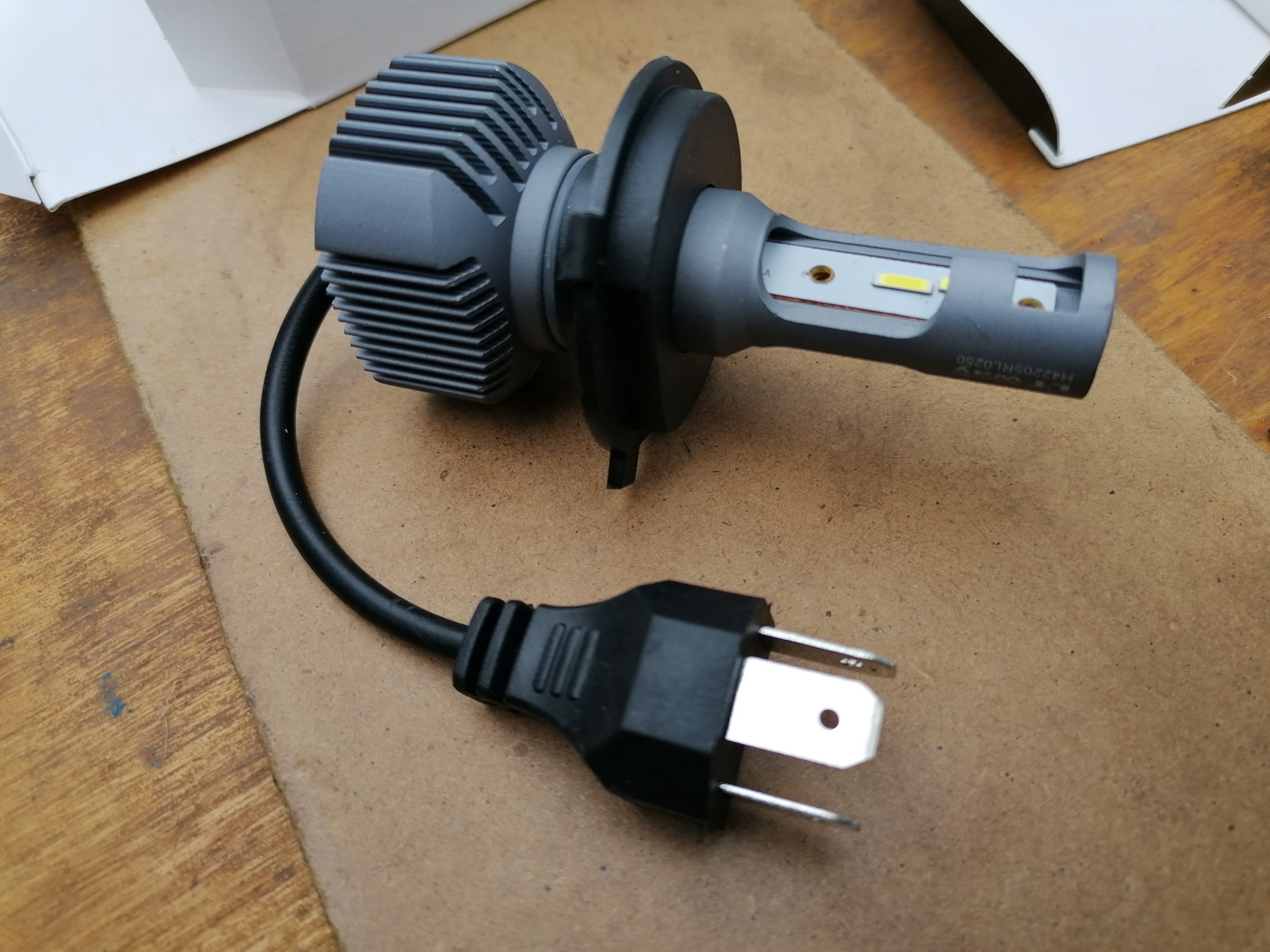 Цоколь н4 лед линза. Цоколь под h4. Разъем лампы h4 папа. Цоколь под h4. Iphcar p1.