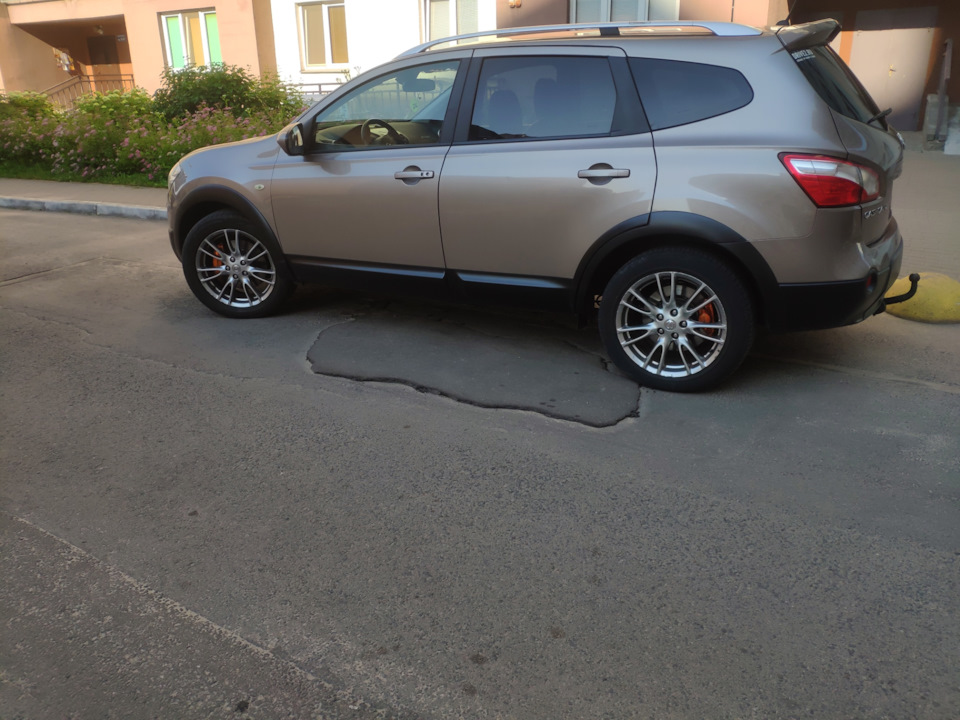 Фото в бортжурнале Nissan Qashqai+2