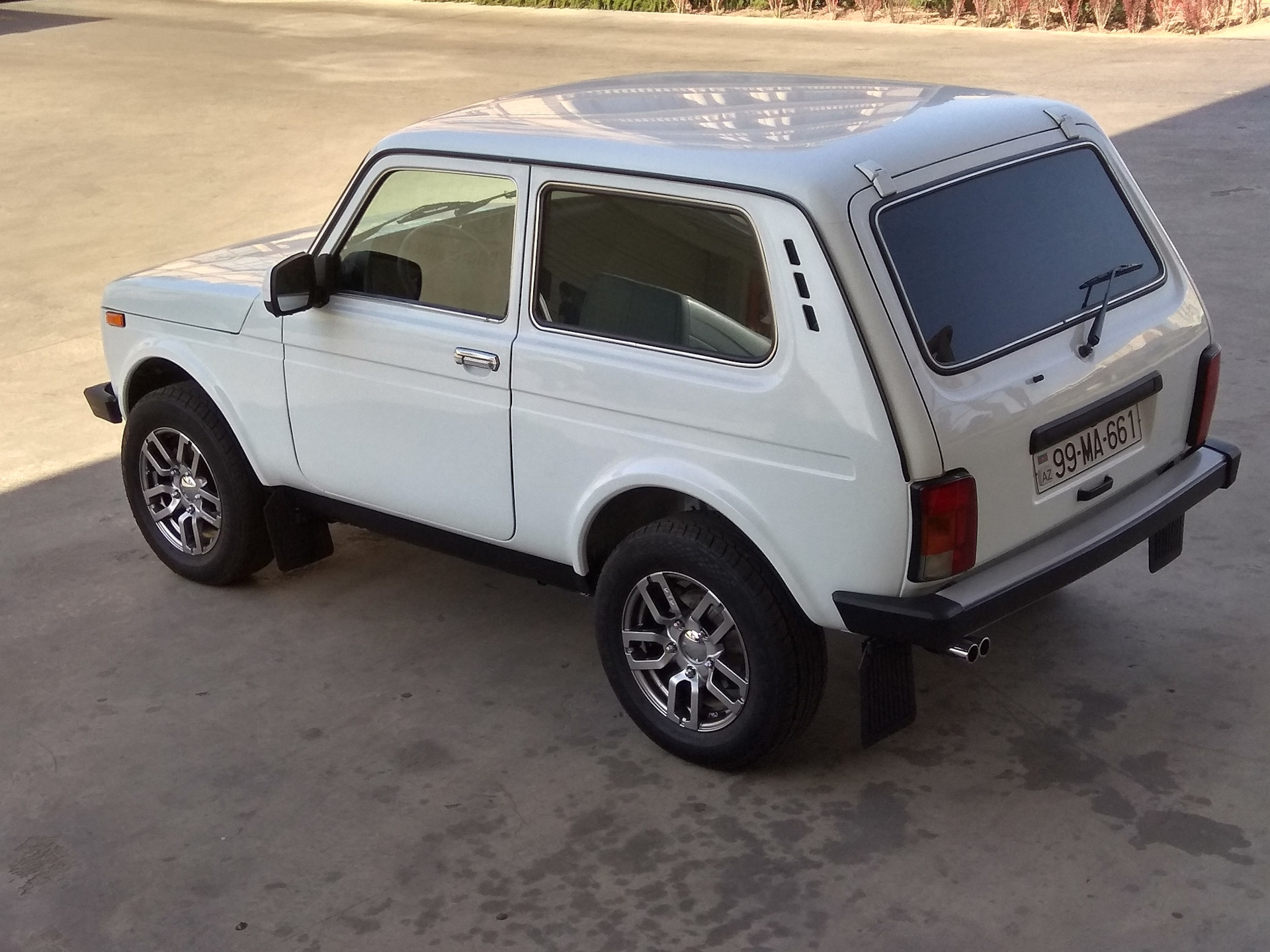 Нива 17. Диски на Lada 4x4. Нива 4х4 1991 белая. Нива 4х4 2008 года. Диски для Лада Нива 4х4.