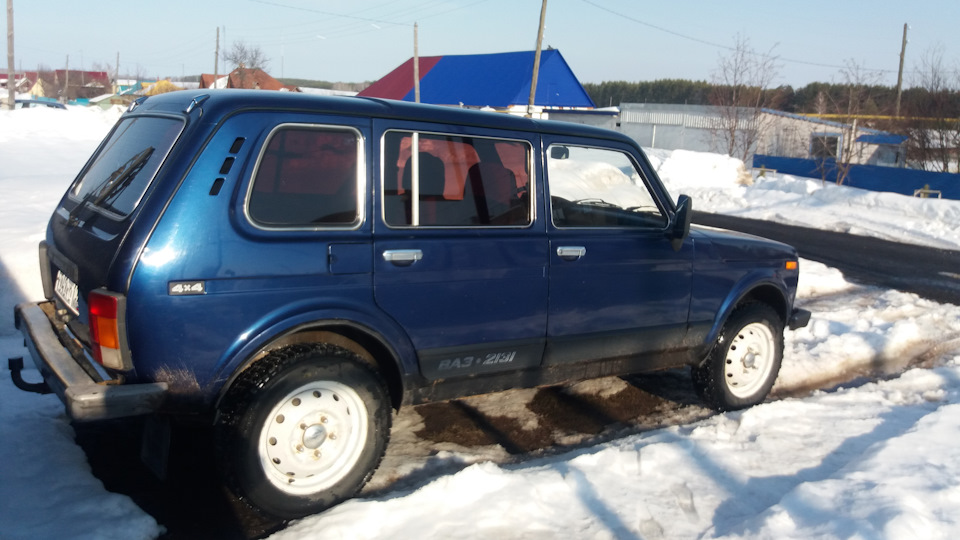 Lada 2131 Такса - синий металлик