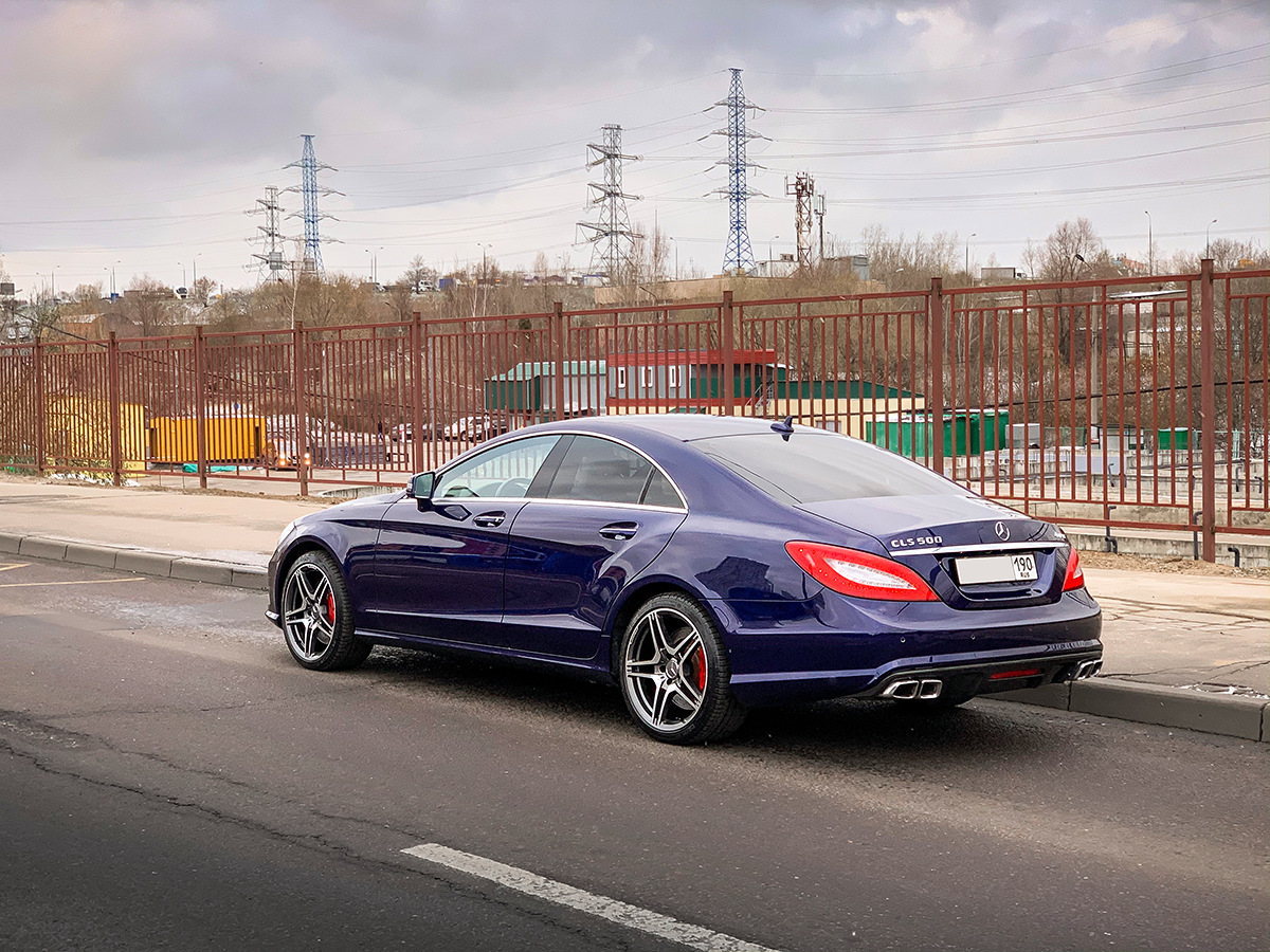 Mercedes Benz CLS 55 красный