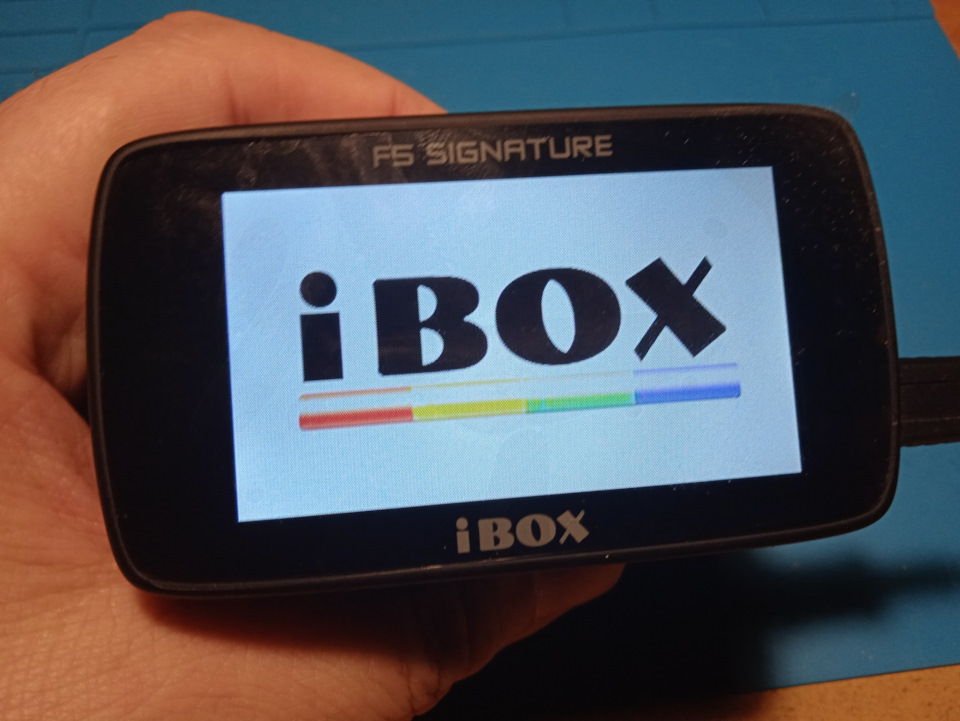 Ibox combo f5 plus. Видеорегистратор с радар-детектором IBOX Combo f5. IBOX Combo f5 Signature. IBOX Combo f5+ Plus. IBOX обновление.