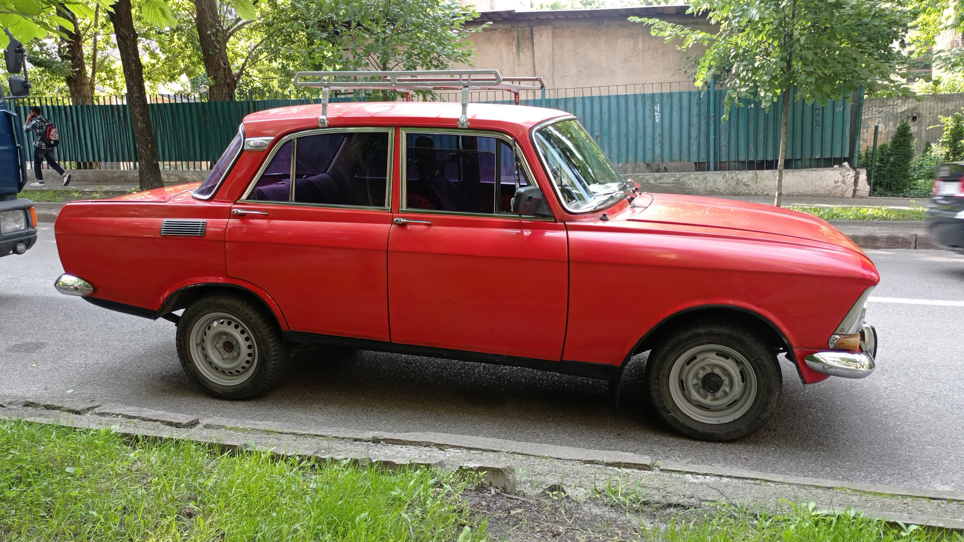 Москвич жив