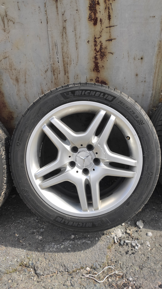 Шины летние Michelin 245/40 R18, литые диски Mercedes AMG 8,5Jx18 ET40 ...