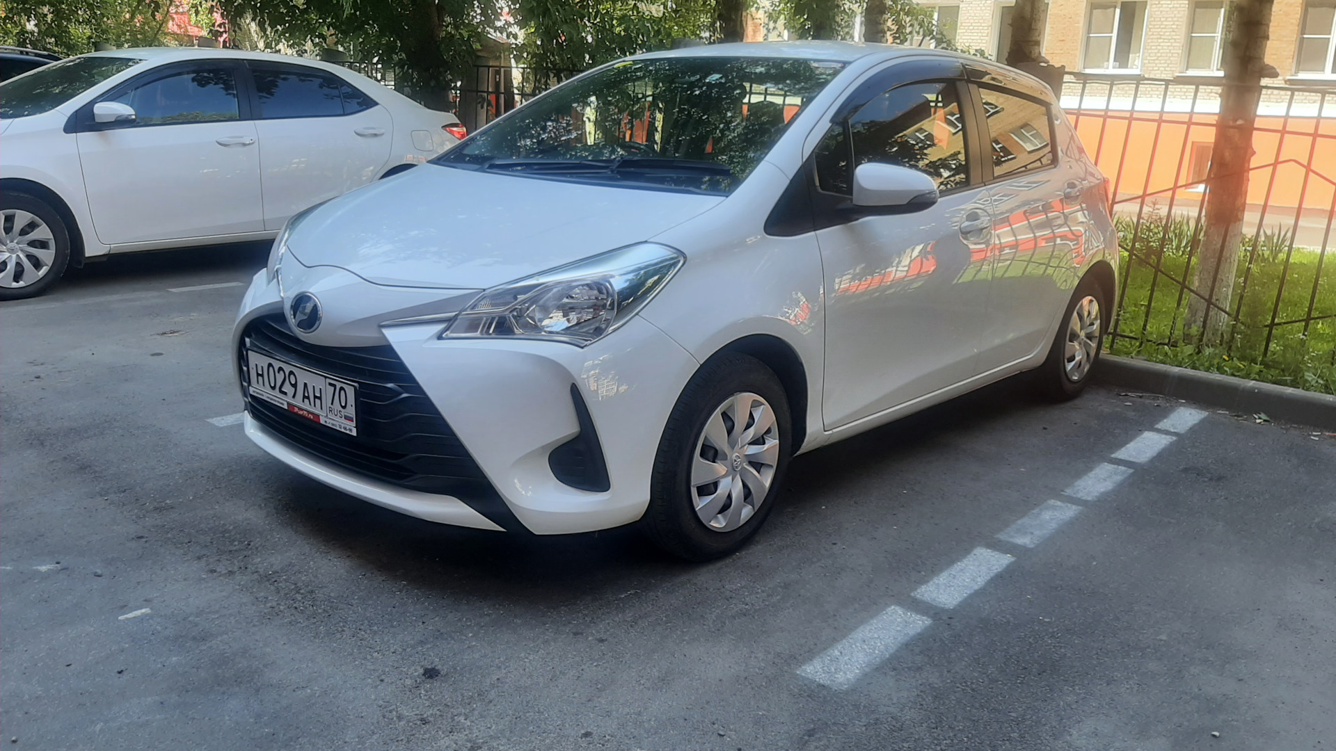 Toyota Vitz (130) 1.0 бензиновый 2018 | Акулёнок ТуРу-Ру на DRIVE2