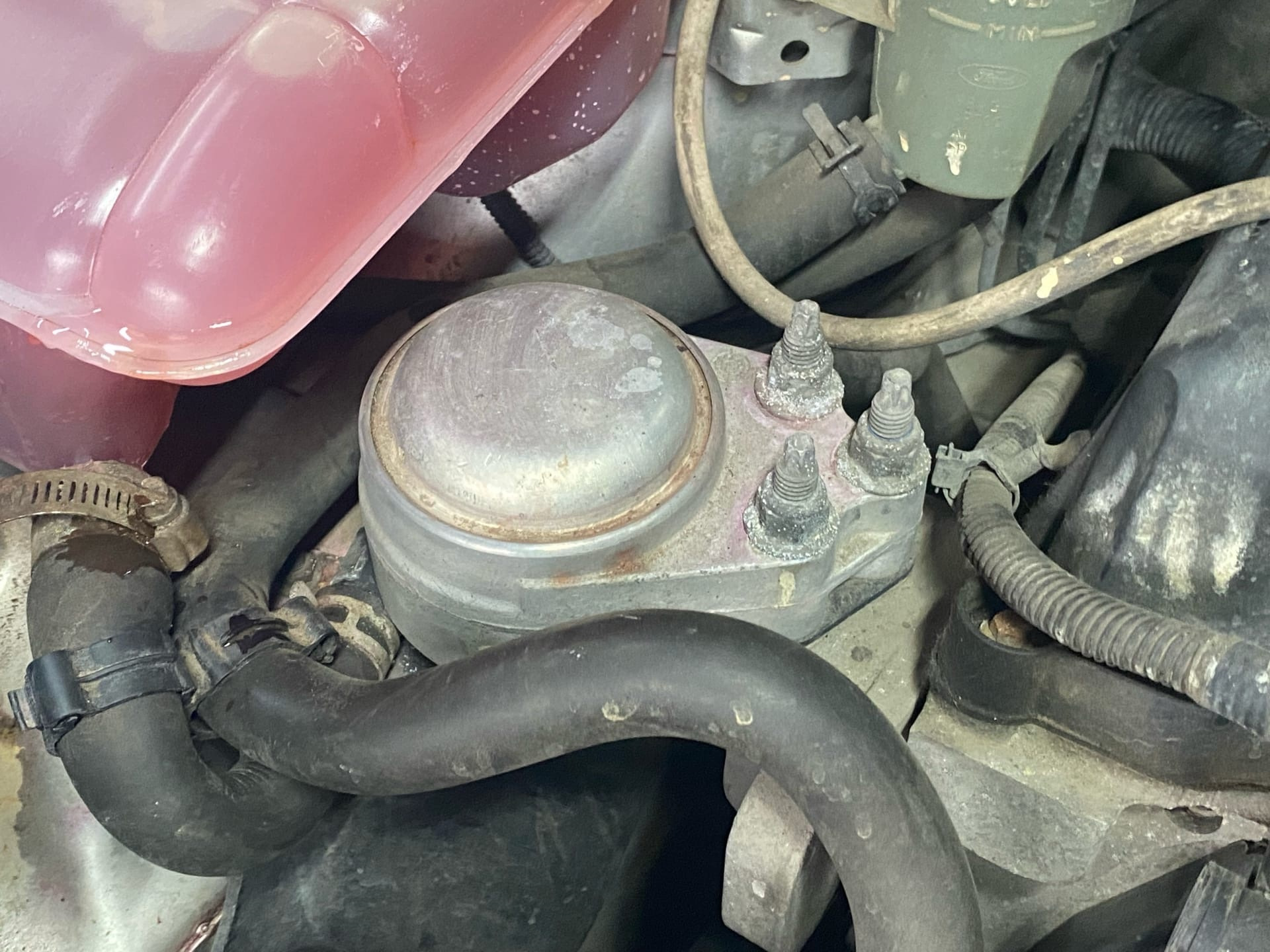 Стуки и вибрация в салоне — Ford Focus I Sedan, 1,6 л, 2004 года ...