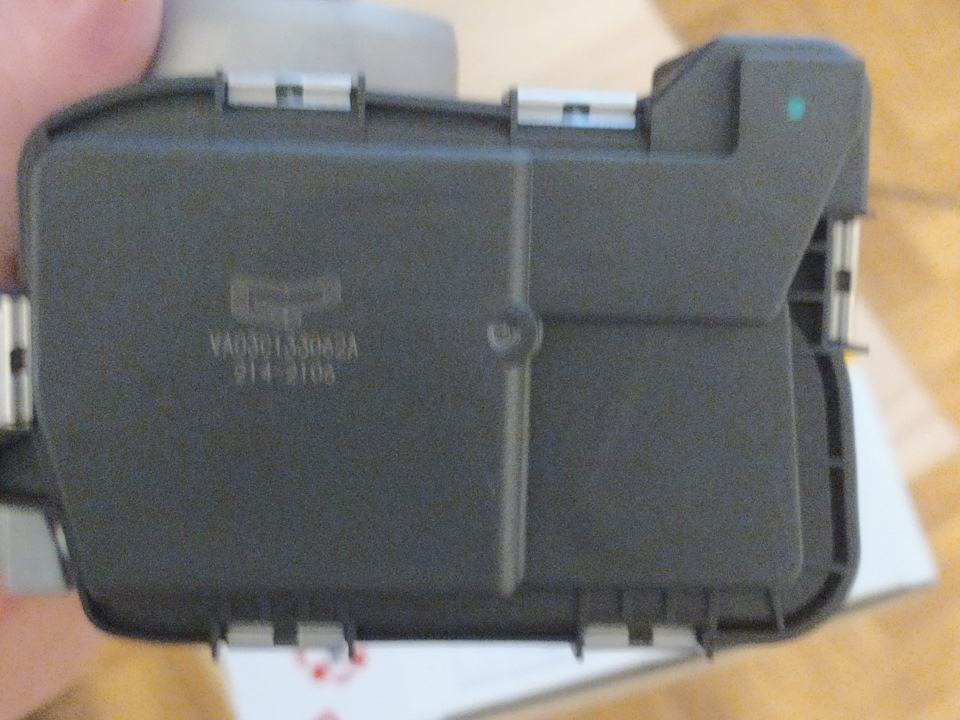 Фото в бортжурнале Volkswagen Polo Sedan. Запчасти на фото: 8119108