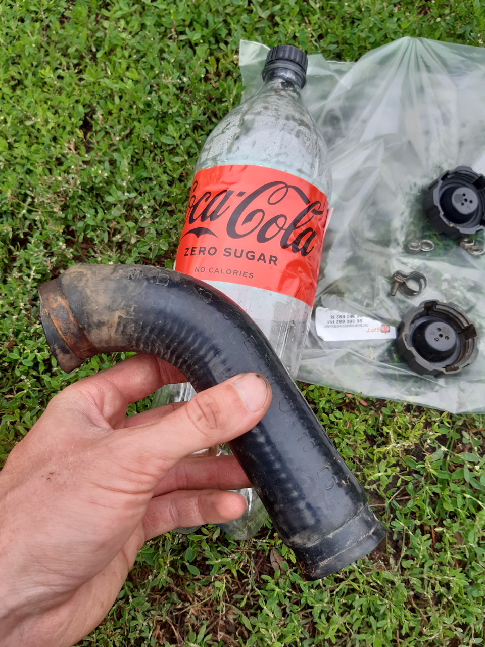 Треснул расширительный бачок Приора — Lada 21124, 1,6 л, 2005 года ...