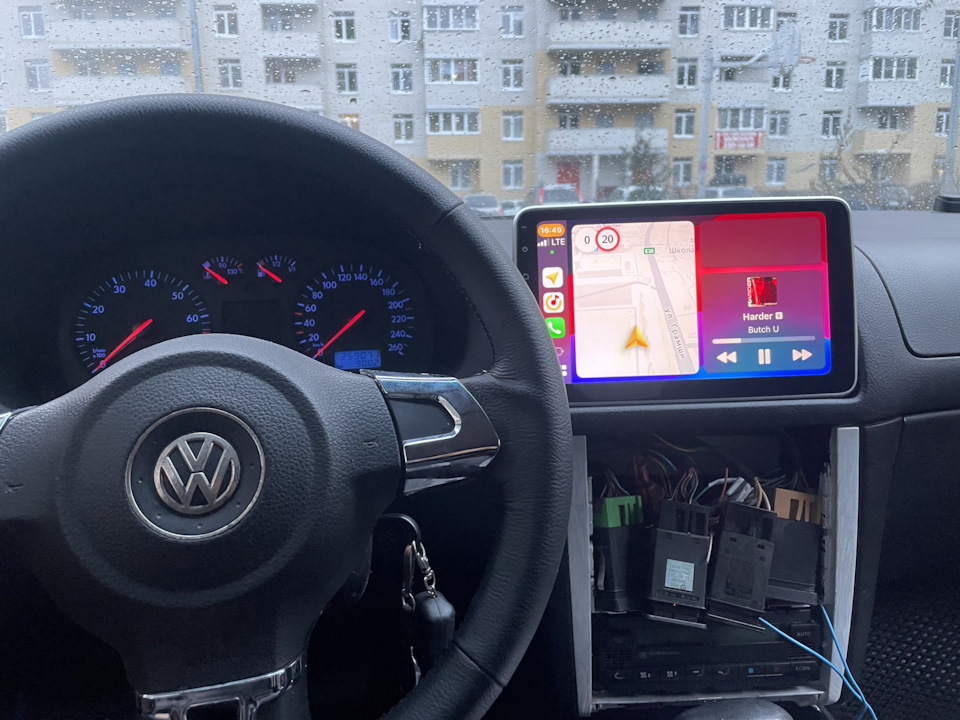 Установка магнитолы с экраном — Volkswagen Golf Mk4, 1,6 л, 1999 года ...