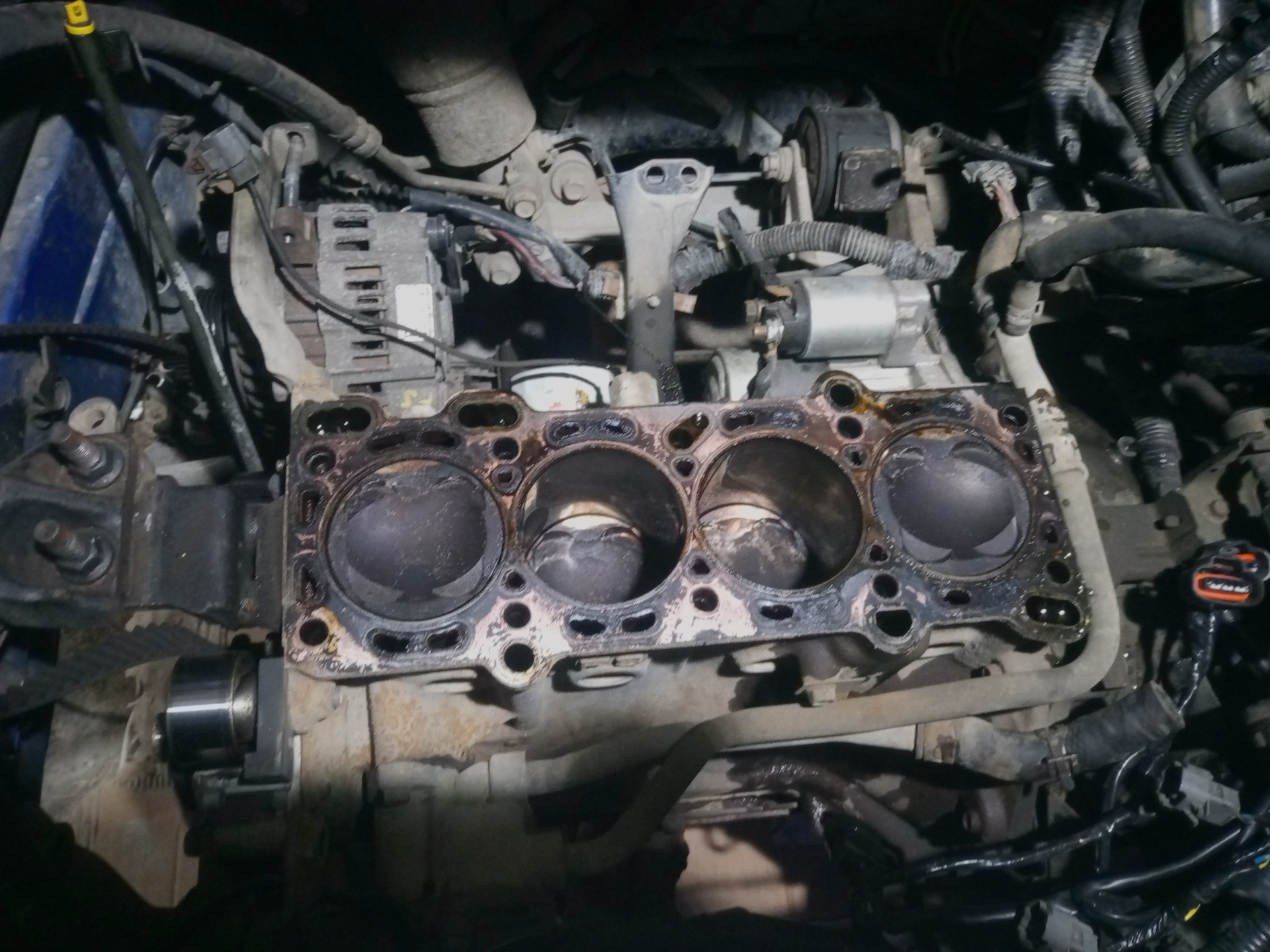 Двигатель мазда мпв бензин. Двигатель FS 2.0 Мазда. ГБЦ Мазда МПВ-1. Протяжка ГБЦ Mazda MPV 2.0 FS. Mazda MPV AJ 3.0 снятие ГБЦ.