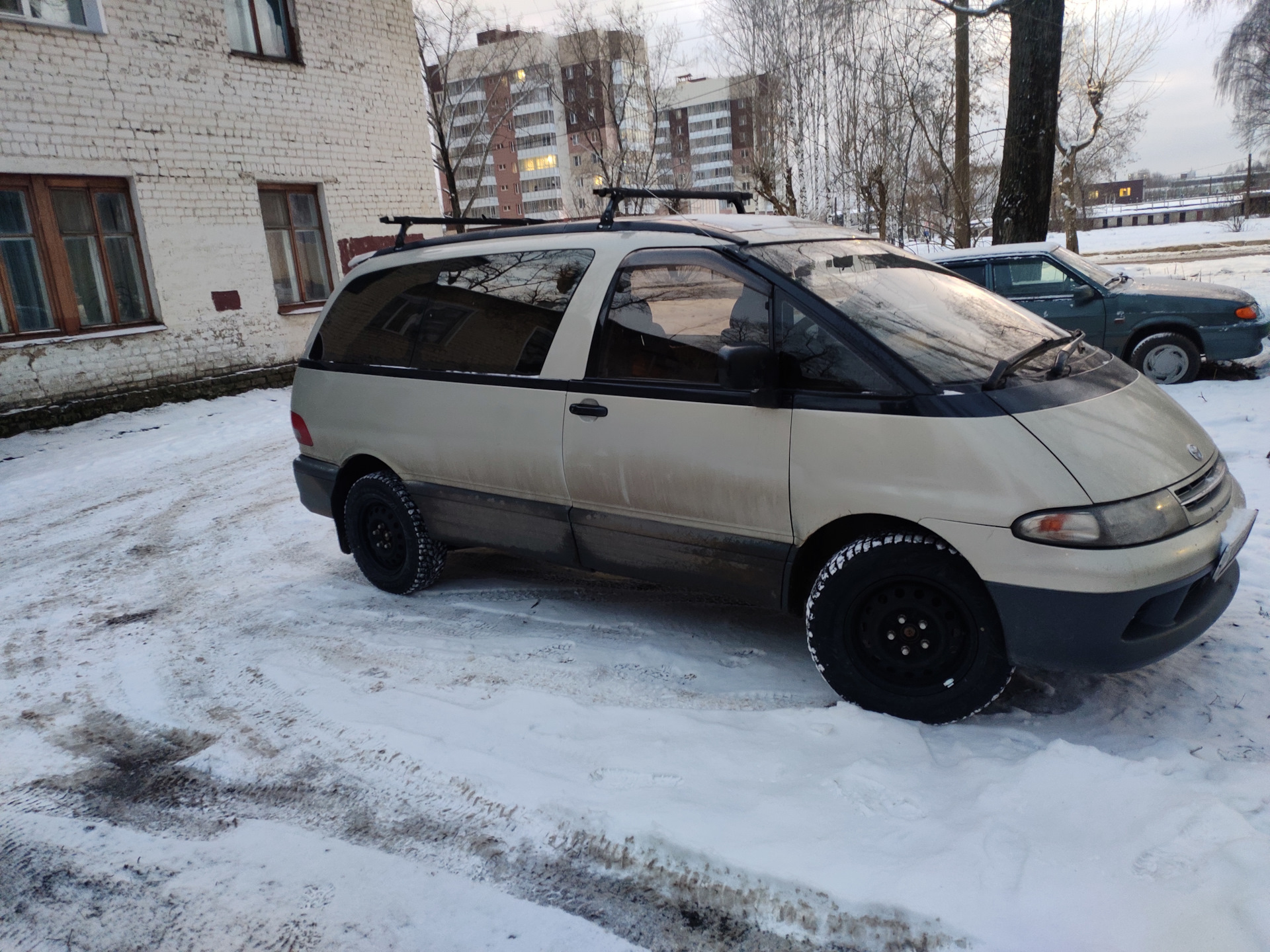 Toyota Estima разварки