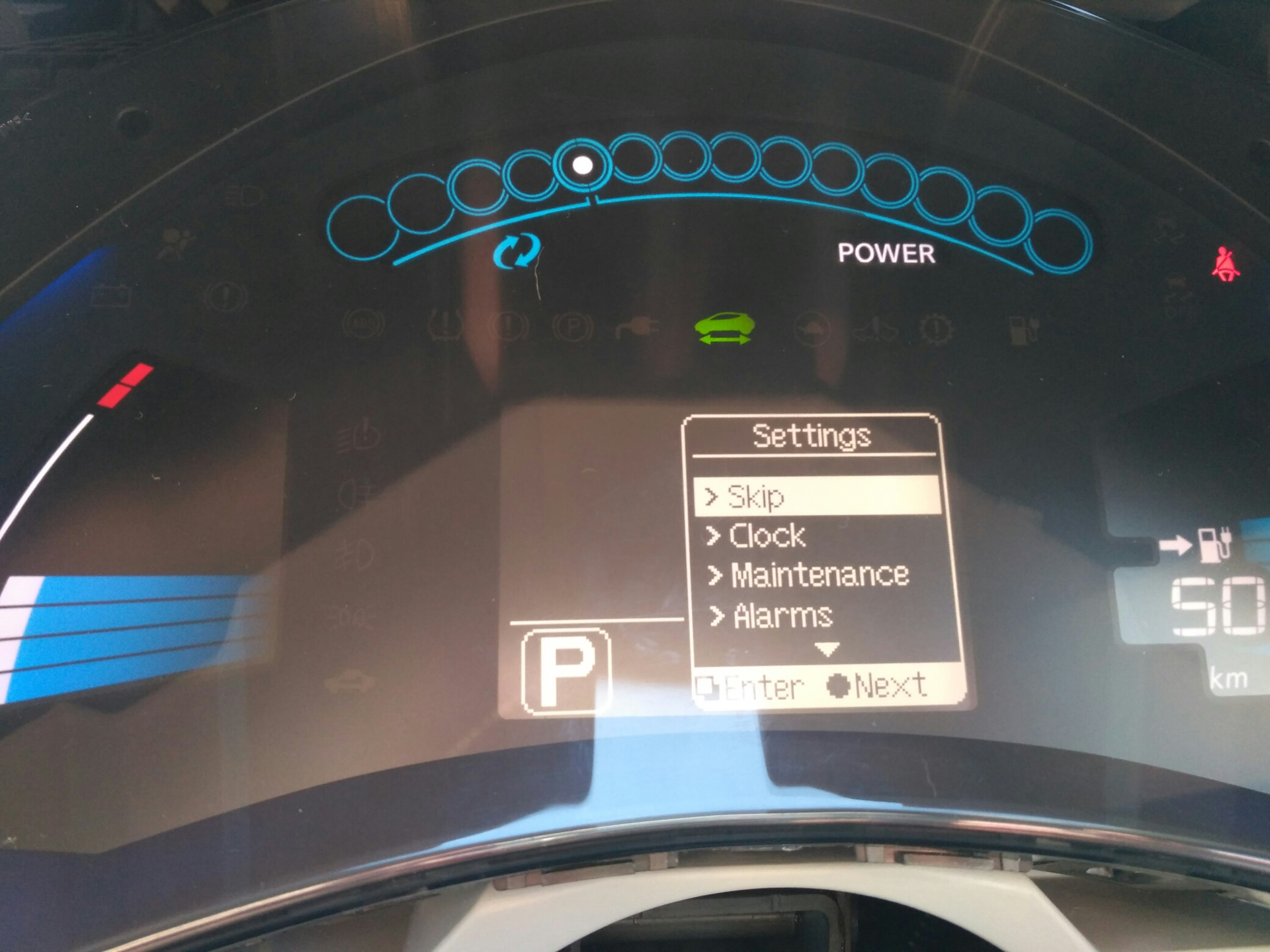 Skipped setting. P3098 ошибка Nissan Leaf 2011. Что за елочка на Ниссан лиф на верхней панели.