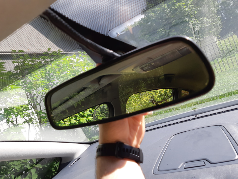 Автозатемнение зеркала заднего. Зеркало салонное Ford s Max.