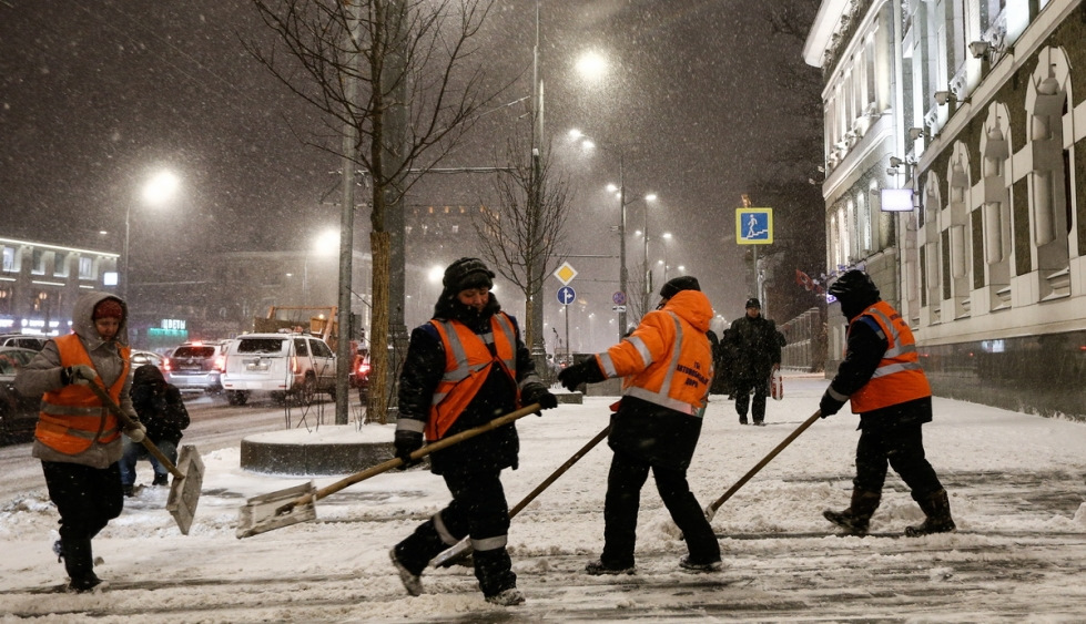 Дворники в москве