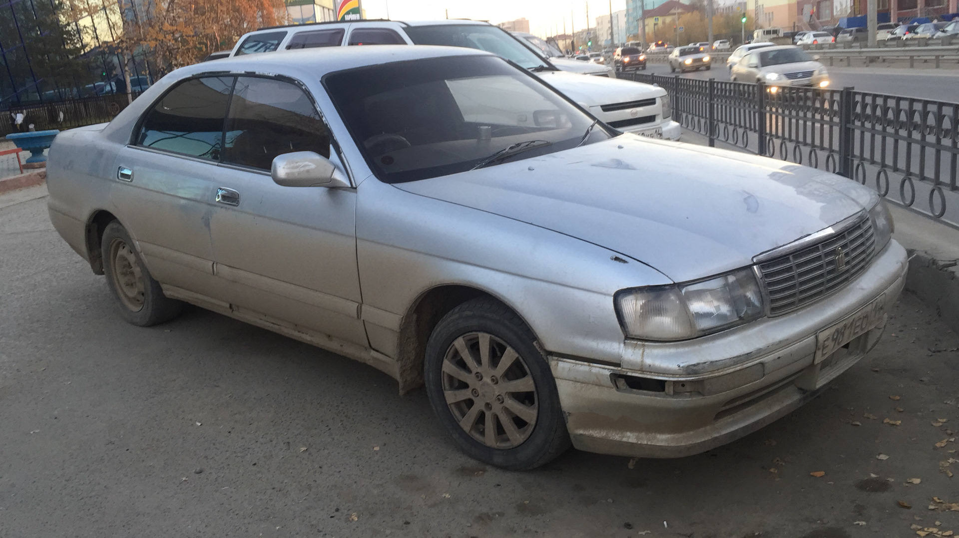 Тойота 1993 года. Toyota Crown 1993 2.5. Toyota Crown 1993 2.0. Тойота Краун 1993 года. Toyota Crown 1993 год.