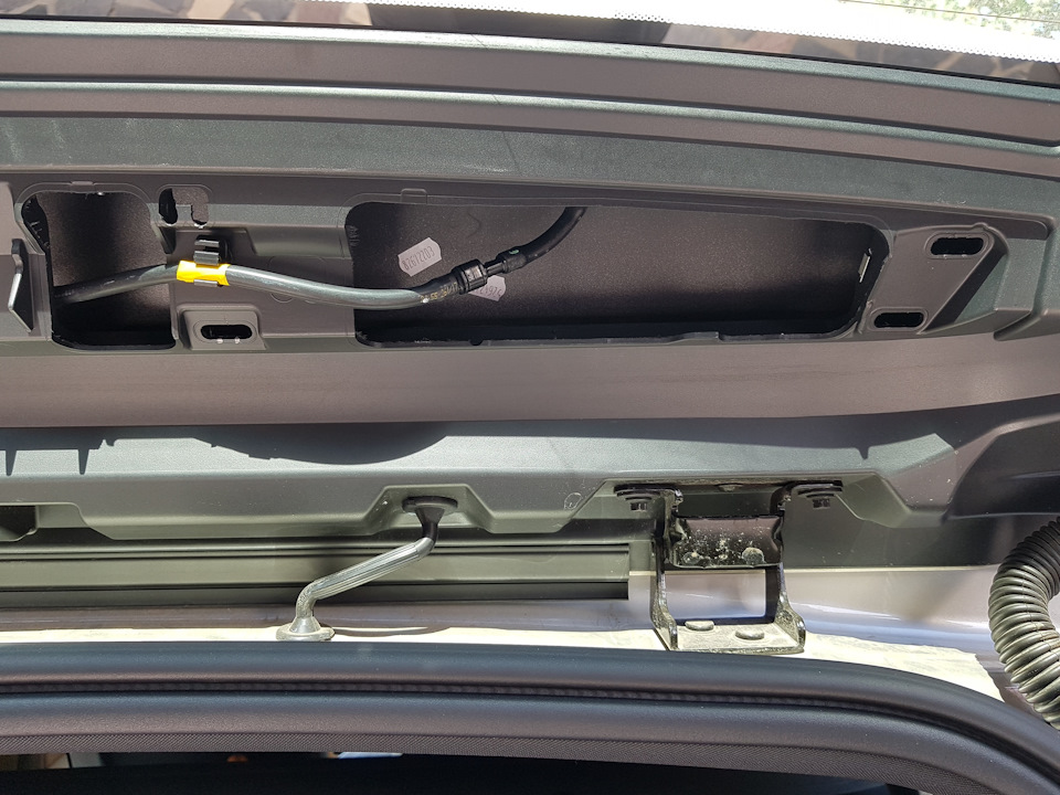 Трубка омывателя. — Volvo XC60 (2G)