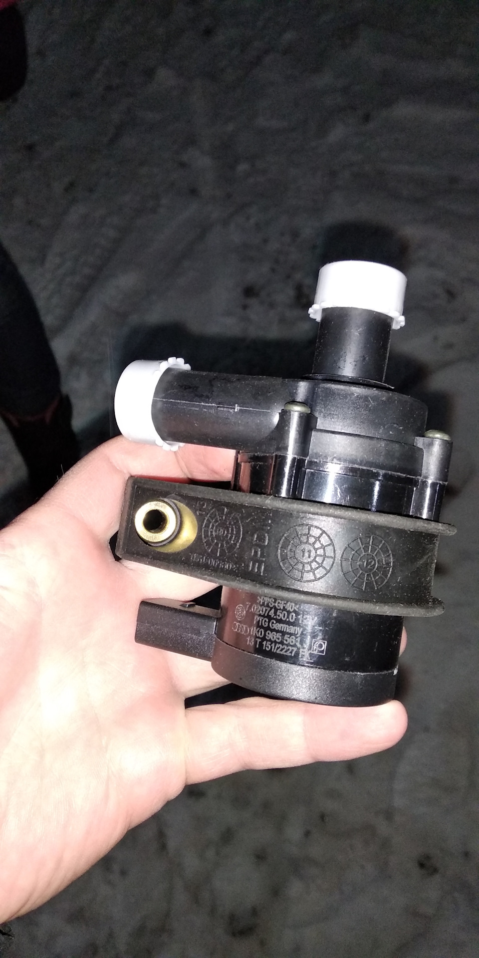 Война с вэбасто. Пропайка платы замена помпы. — Volkswagen Touareg (1G ...