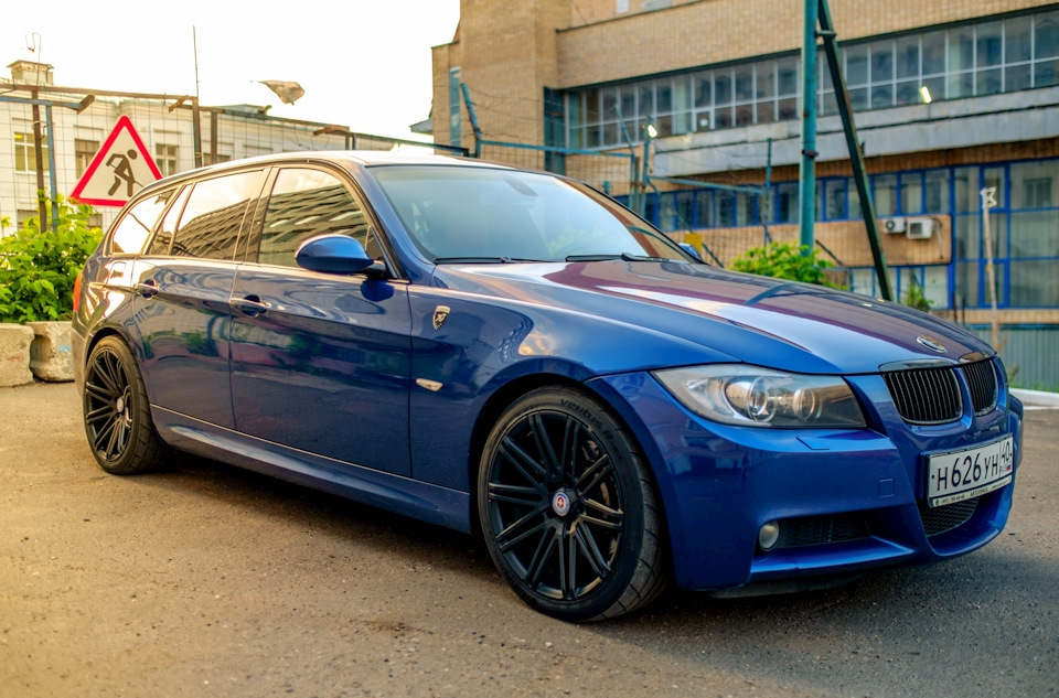 E91 e92. BMW e90 325xi. BMW e91 325. БМВ 3 2007 Е 91. Диски hre на BMW e90.