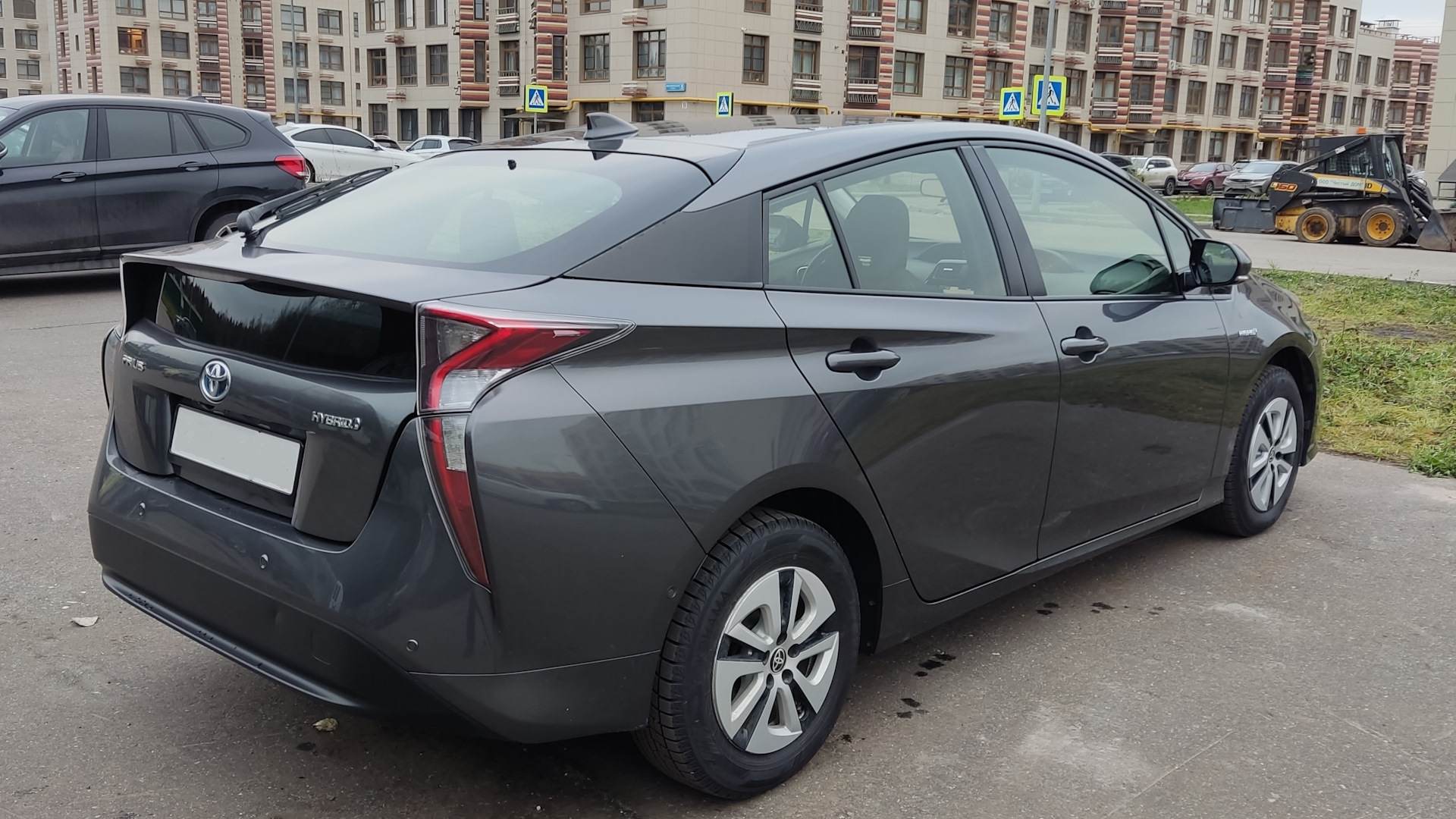 Toyota Prius (50) 1.8 гибридный 2017 | 51 Li-ion на DRIVE2