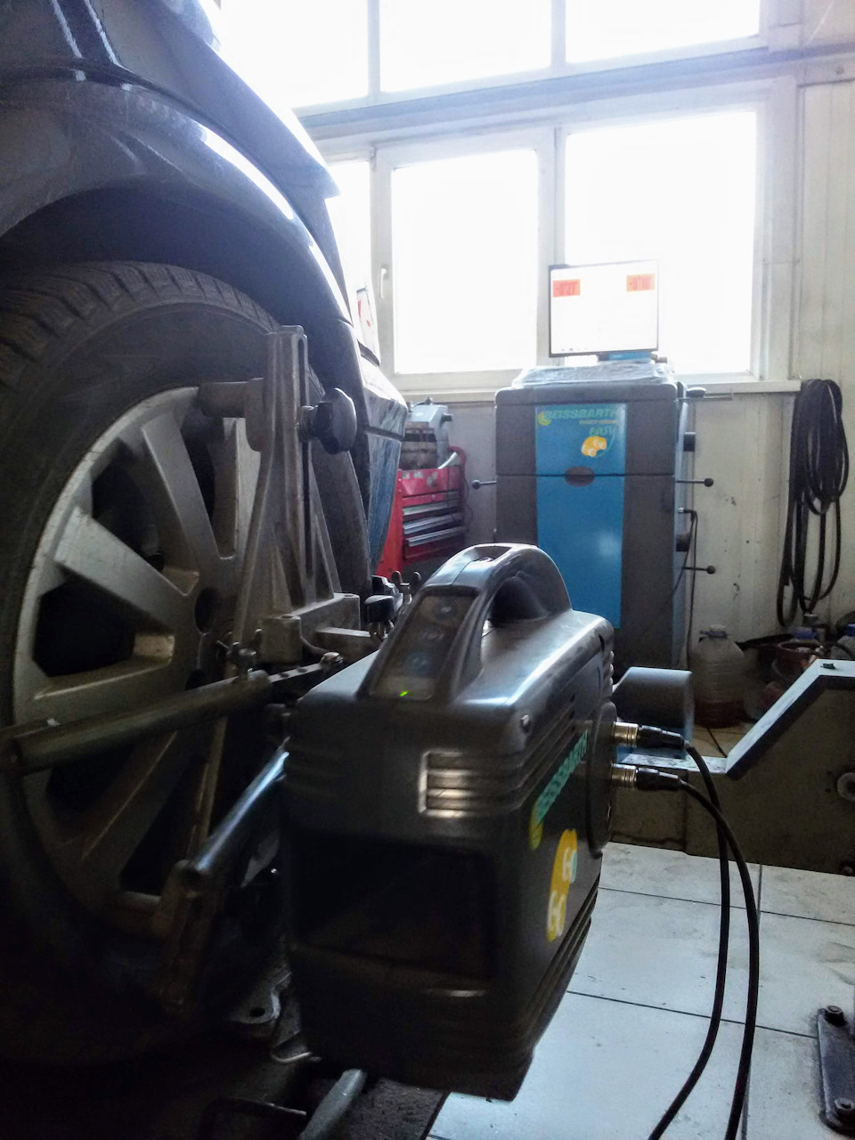 Регулировка углов схождения передних колес после замены амортизаторов ...