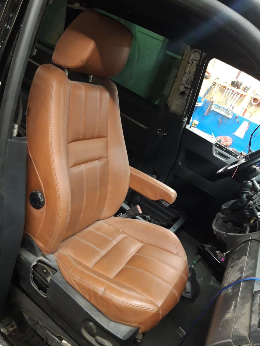 Сиденье range rover. Сиденья Рендж Ровер. Сиденья range Rover. Сиденья Рендж Ровер 2. Peugeot Boxer сидения от range Rover.