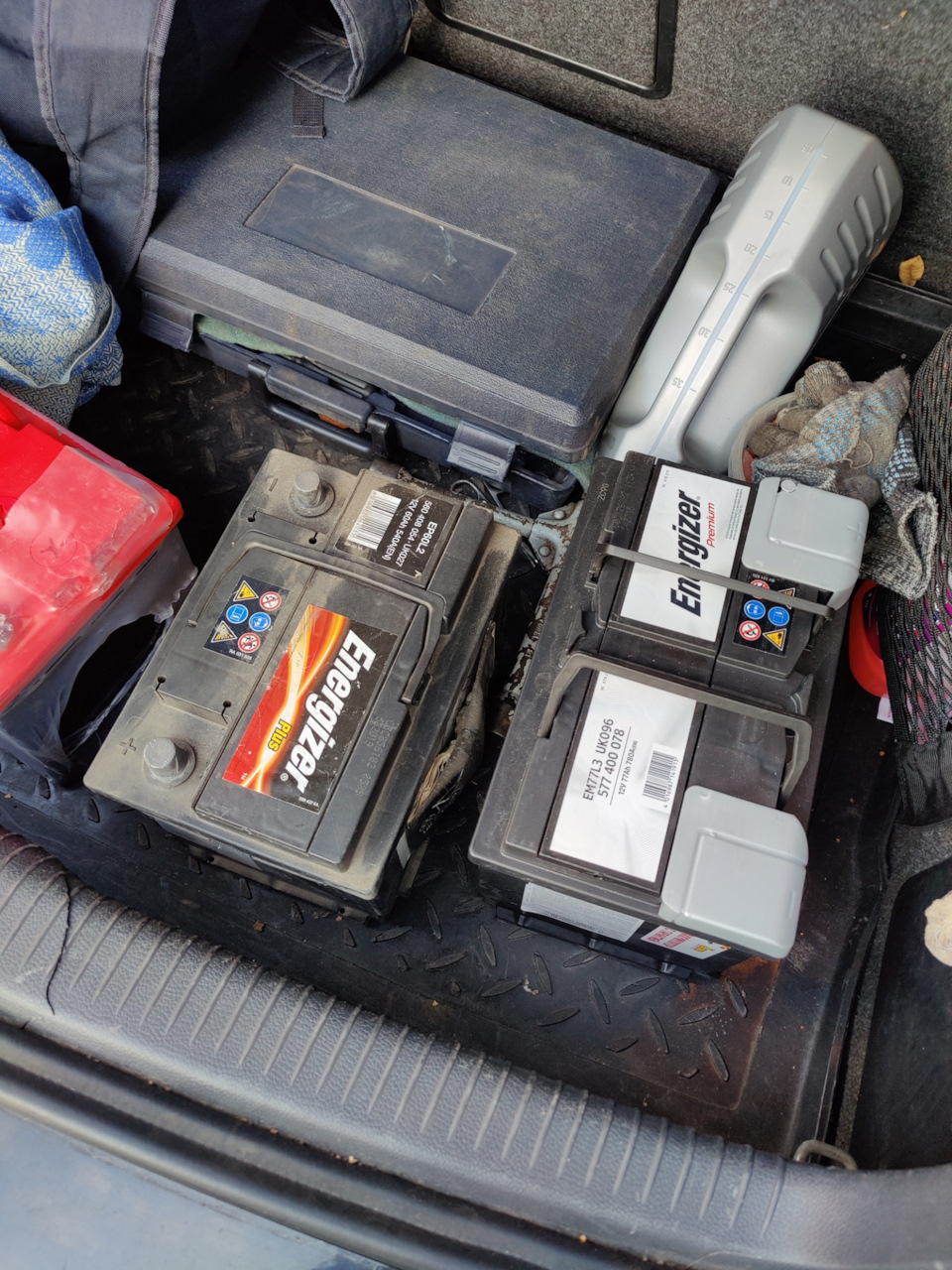 36. Установка нового акб ака БИГ бой — Volkswagen Passat B7, 1,8 л ...