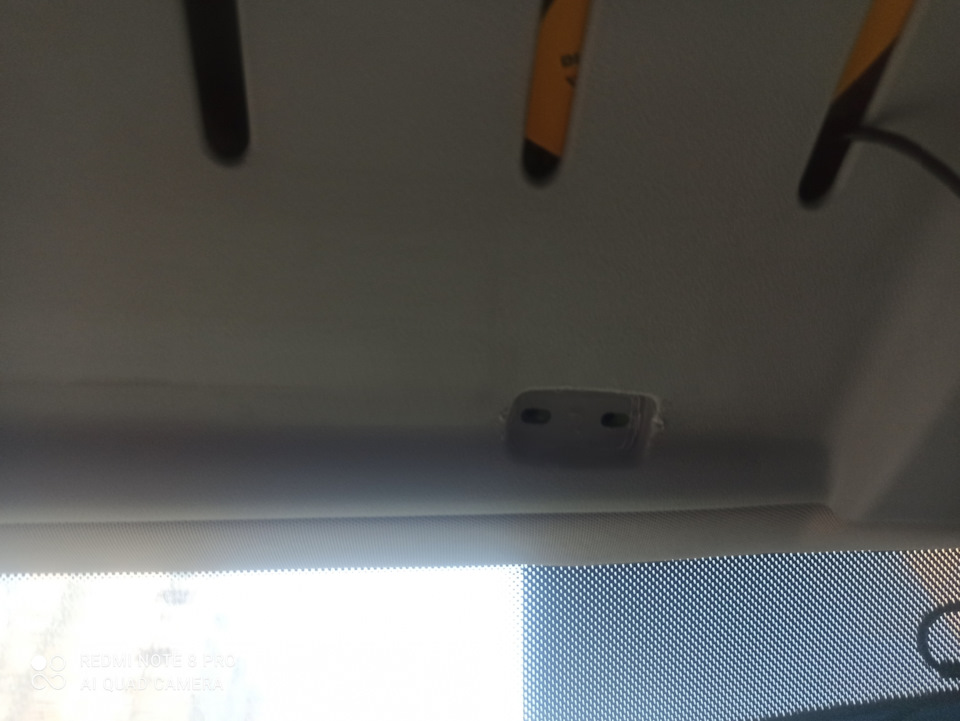 Замена крепления солнцезащитного козырька — Volkswagen Caddy (3G), 2 л ...