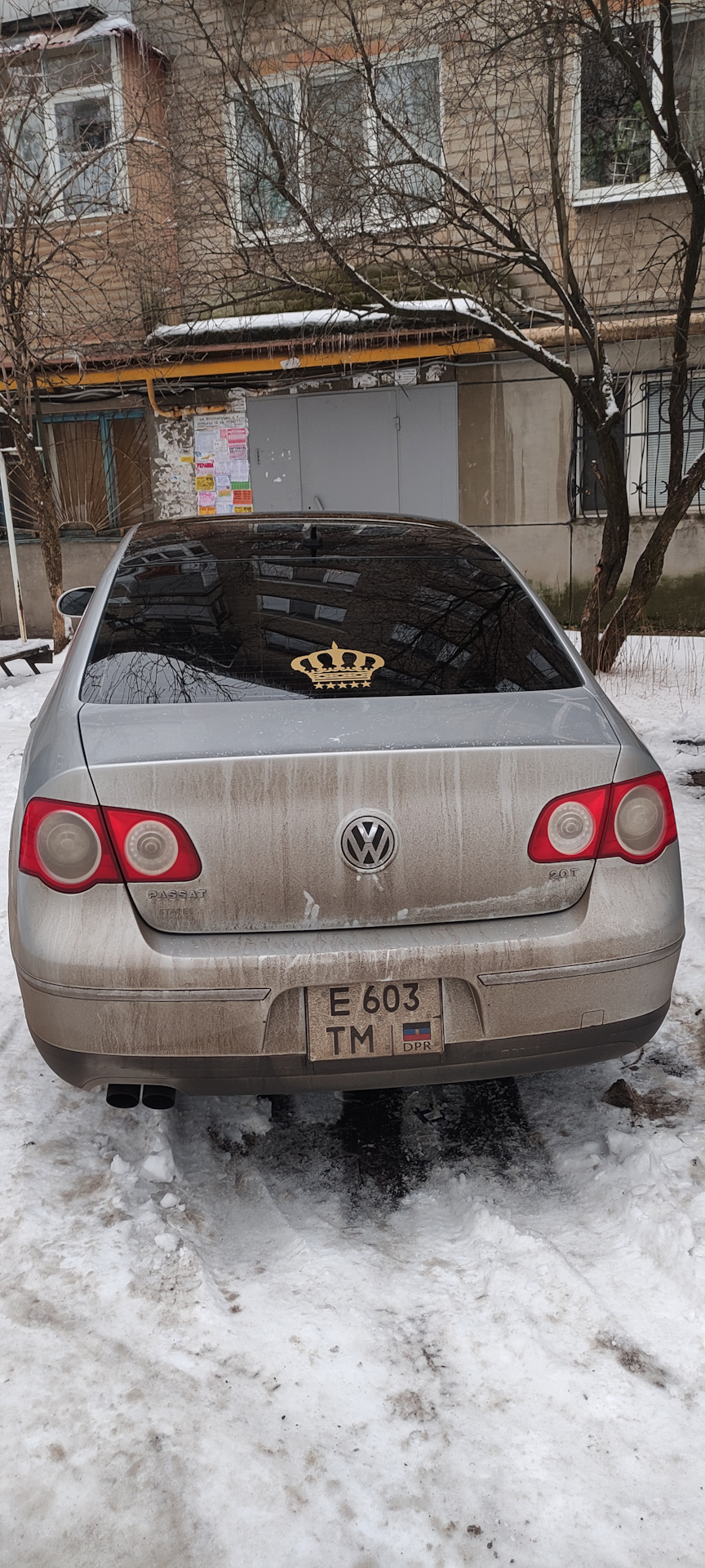 Поклейка крыши в глянцевый гибрид. — Volkswagen Passat B6, 2 л, 2007 года |  стайлинг | DRIVE2