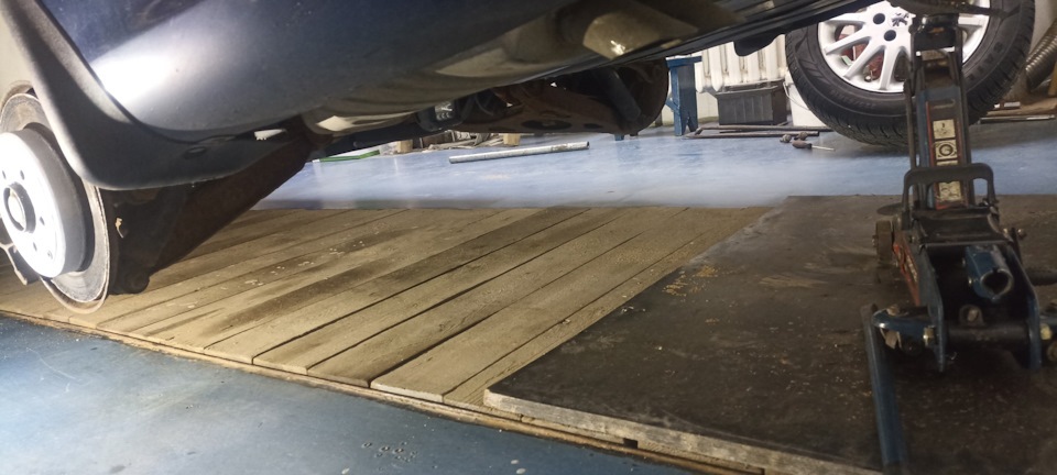 Регулировка ручного тормоза на доресте. — Peugeot 607, 2,2 л, 2001 года ...