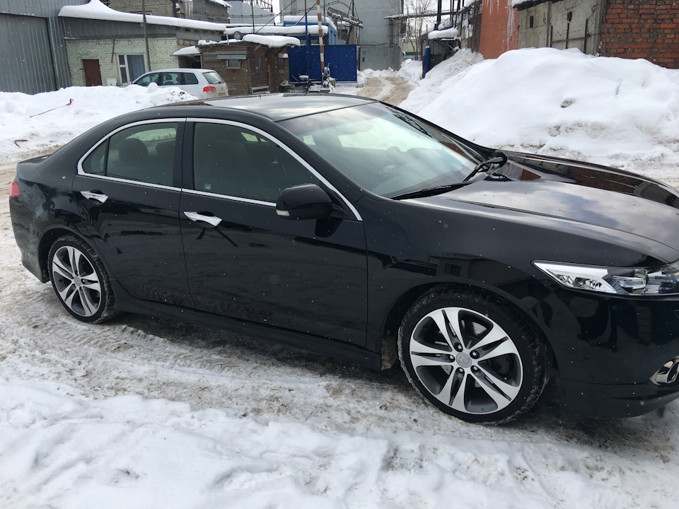 Honda Accord 2008 черная тонированная