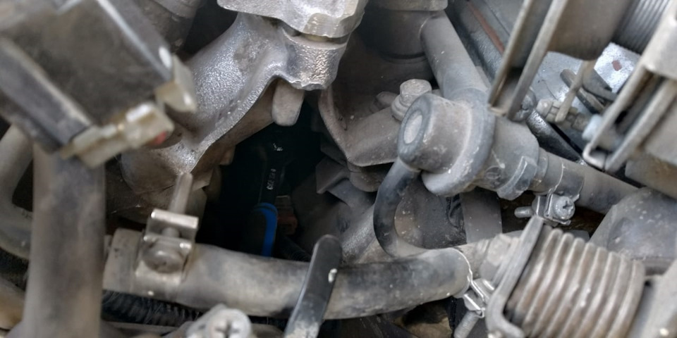 Замена датчика детонации и гидронатяжителя цепи — Nissan Cefiro (A32 ...