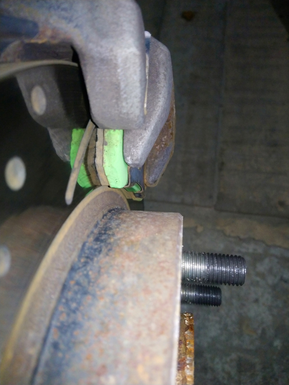 Скоро надо менять задние колодки — Honda Civic 4D (9G), 1,8 л, 2012 ...