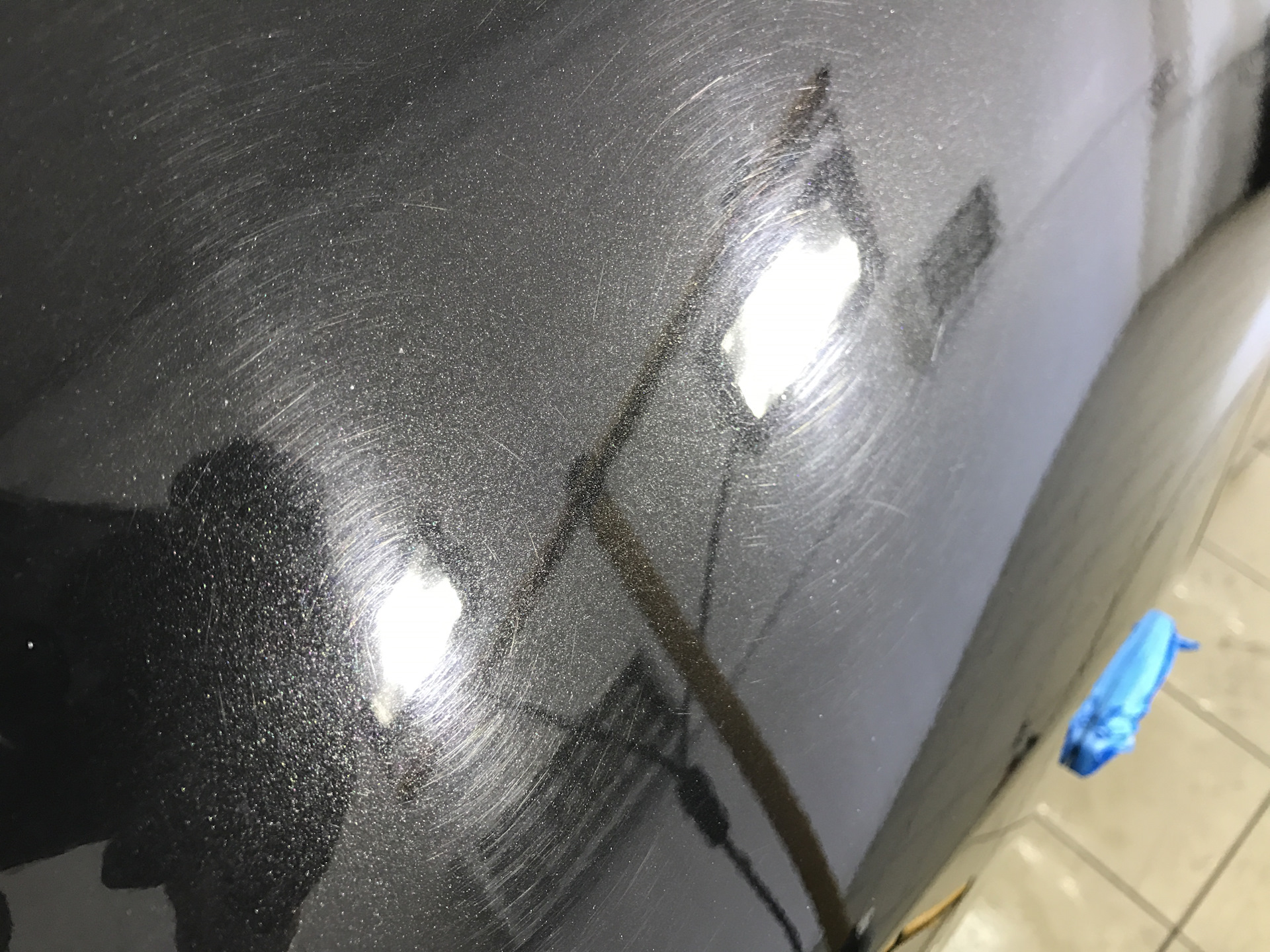 Протер лак при полировке. Прожег от полировки. Перегретый лак при полировке. Прожег лака на авто. Протер краску при полировке.