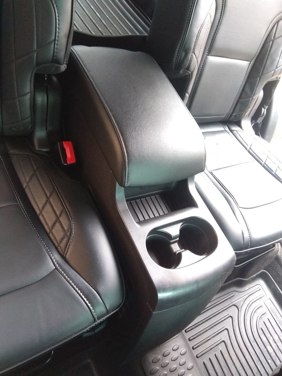 Фото в бортжурнале Ford Explorer (5G)