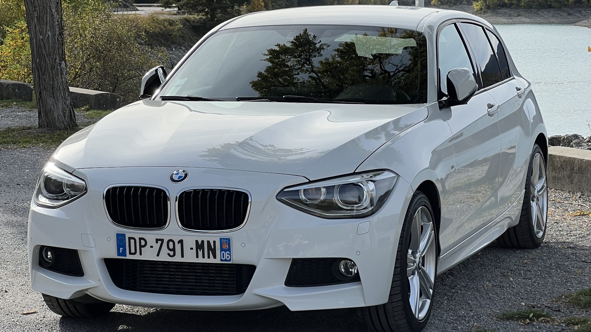 BMW 1 series (F20) 2.0 дизельный 2015 | Белая машина на DRIVE2