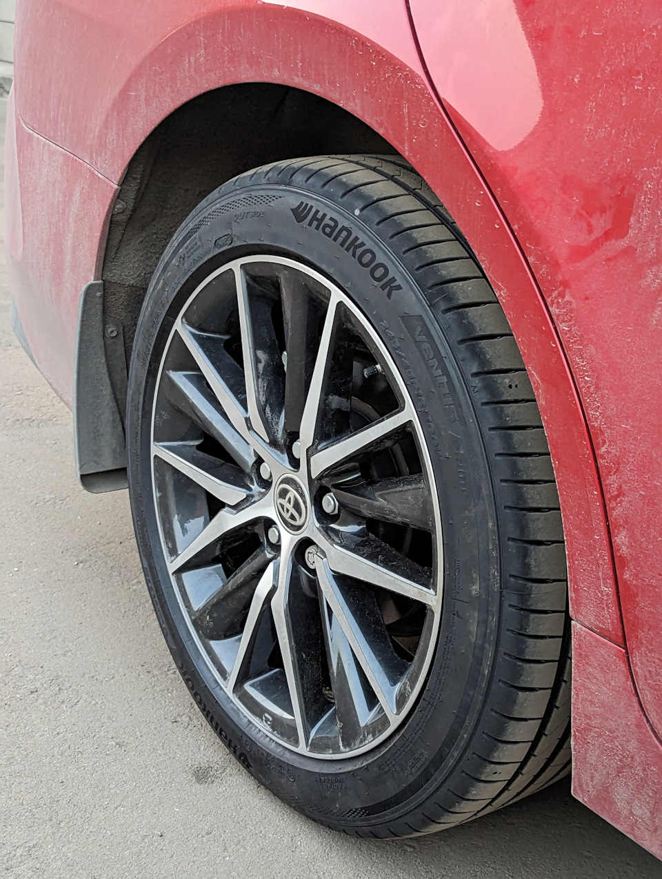Переобувка в новые летние шины — Toyota Camry (XV70), 2,5 л, 2021 года ...