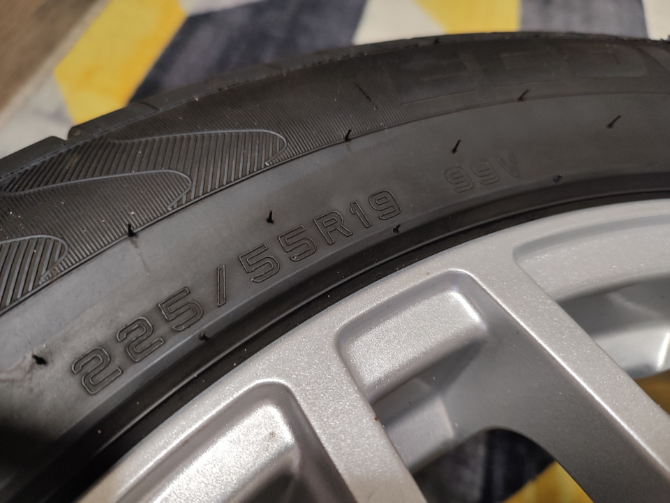 Шины летние 225/55 R19, литые диски Xtrike 7,5Jx19 ET40 5x114,3 на ...