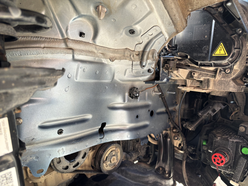 Замена лампочки, дальнего и ближнего света, без снятия бампера и фар ...