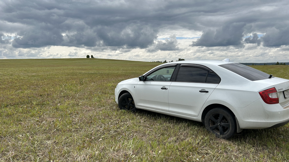 Холостые обороты держаться на 1100 оборотах — Skoda Rapid (1G), 1,6 л ...