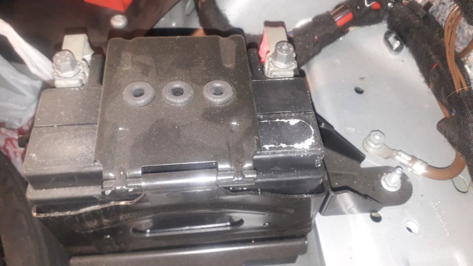 Проверка состояния резервного АКБ — Mercedes-Benz GLK-Class (X204), 2,2 ...