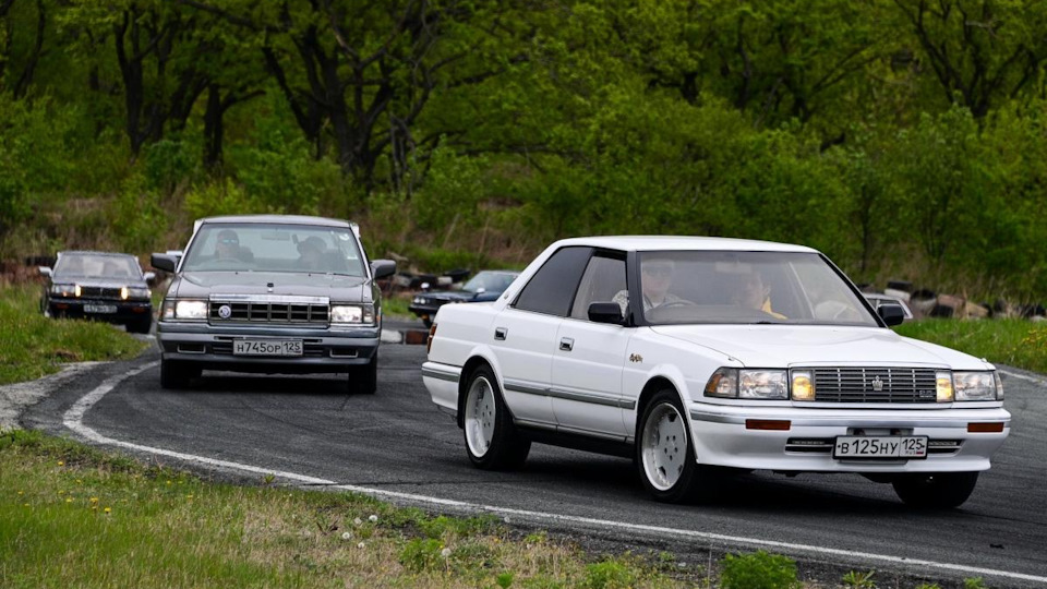 toyota crown s130 wagon