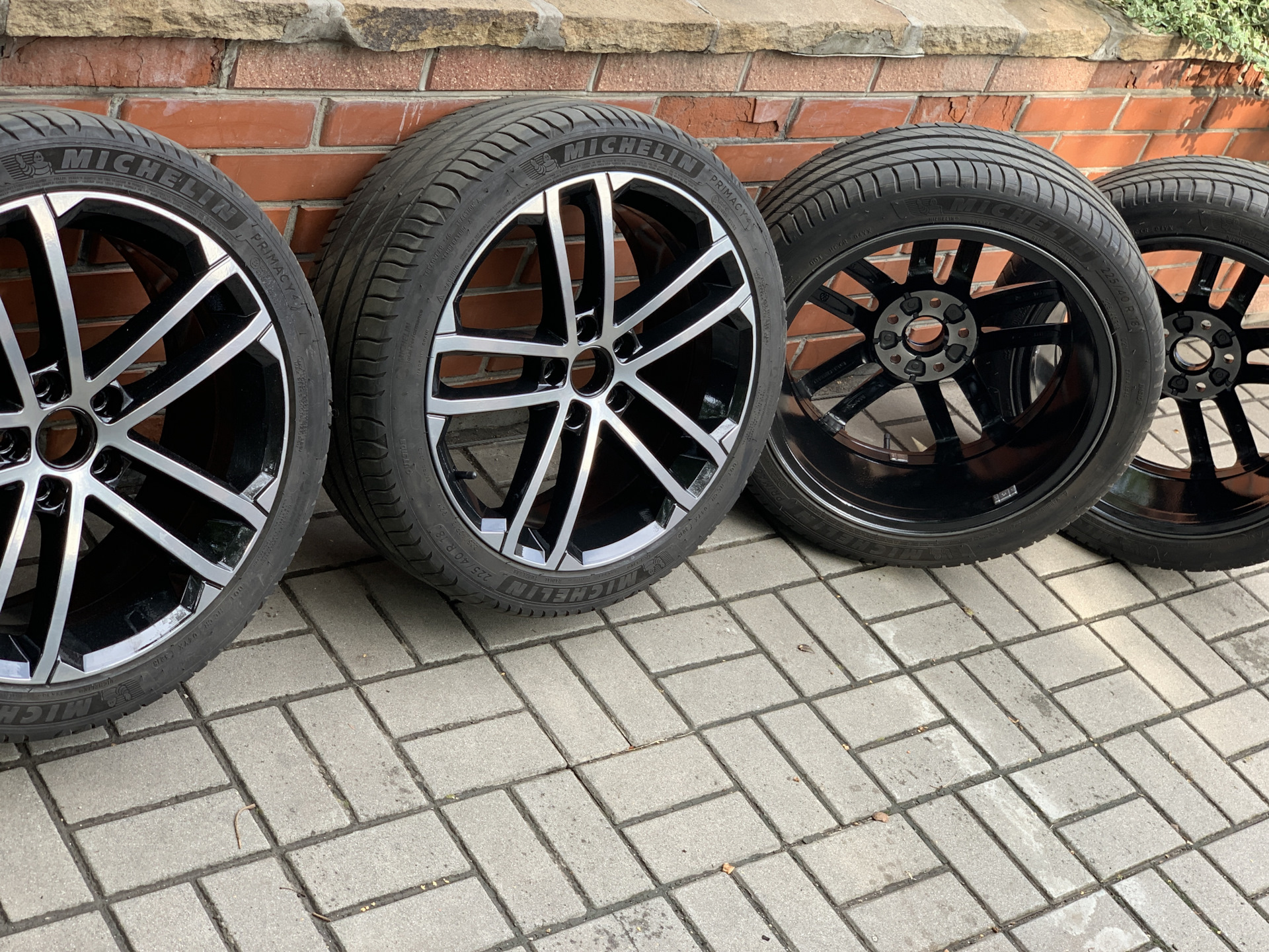 Оригинальные шины. Диски VW r18 Soho. Резина 235/40 r18 на Фольксваген гольф 6. Диски r18 by 1111 b. WCL cc10 диски r18.