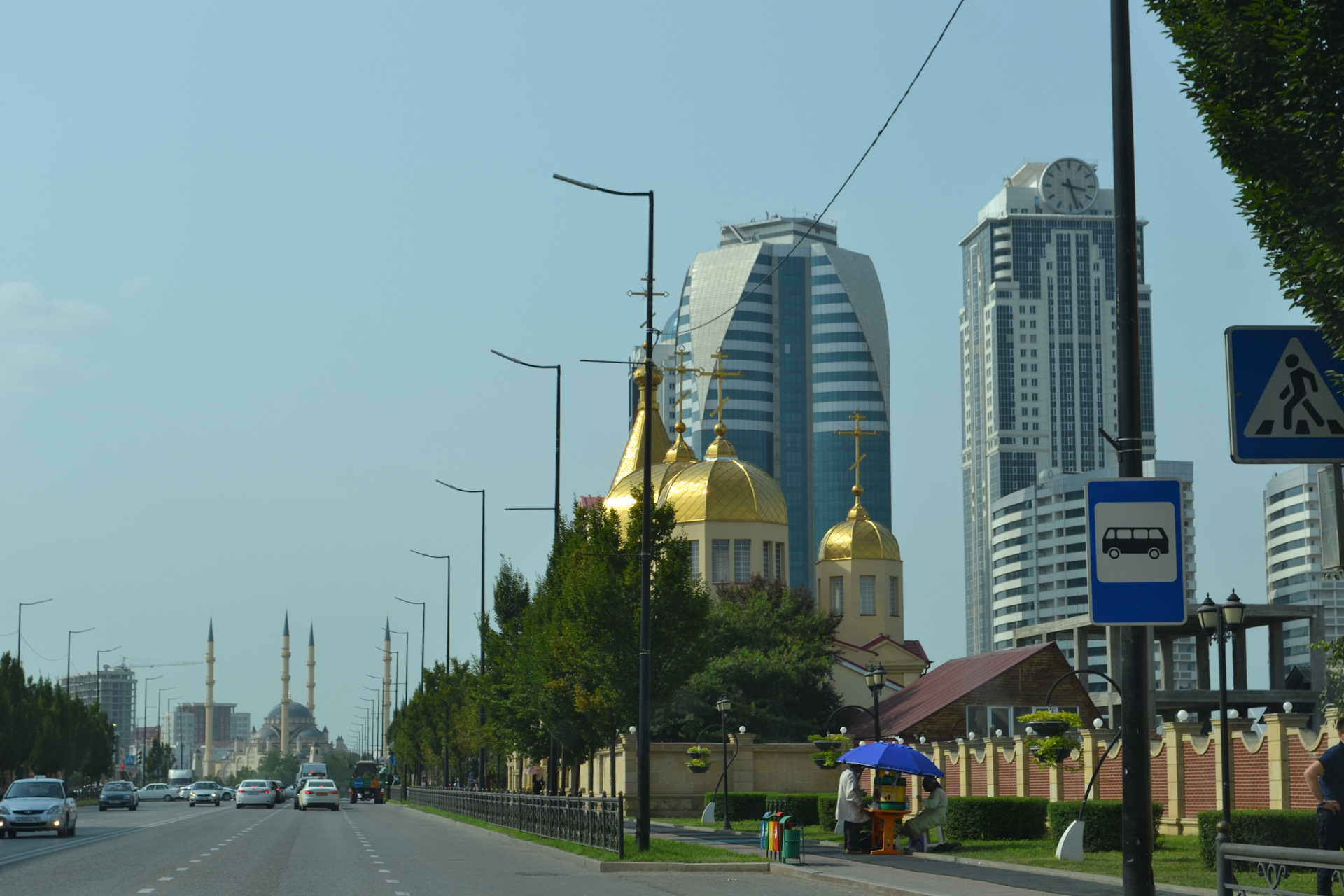 Улицы города грозный. Чечня проспект Кадырова. Проспект Кадырова в Грозном. Грозный улица проспекта Кадырова. Центр Грозного улицы.