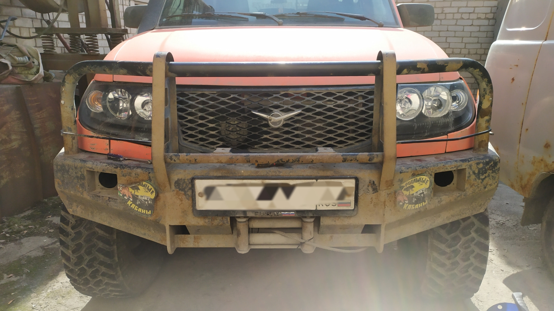 Бюджетная покраска переднего бампера — УАЗ Patriot, 2,7 л, 2014 года ...