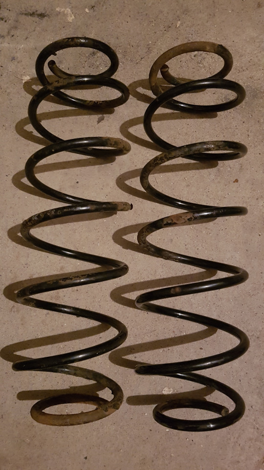 задняя пружина лагуна 2