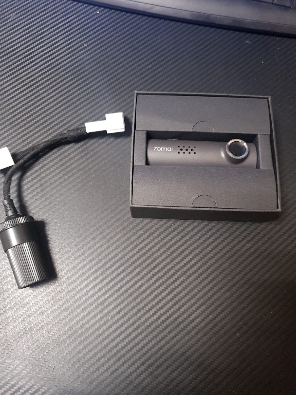 Адаптер для скрытого подключения видеорегистратора к плафону освещения с розеткой прикуривателя 12v