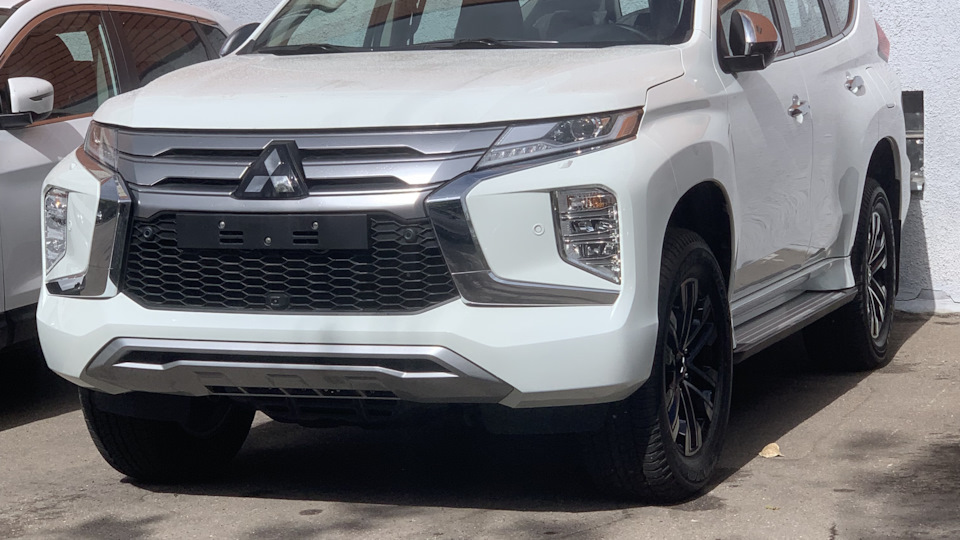 Mitsubishi montero 2022