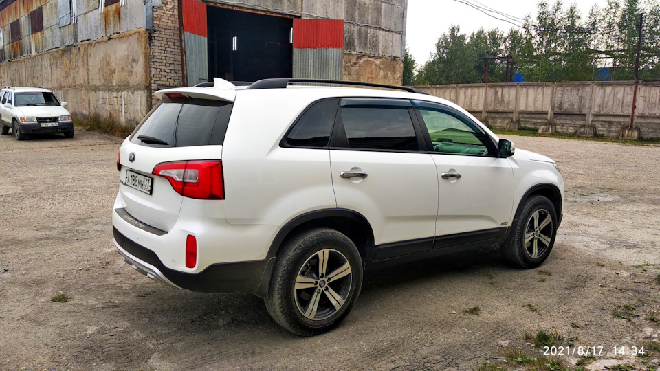 2 — KIA Sorento (2G)