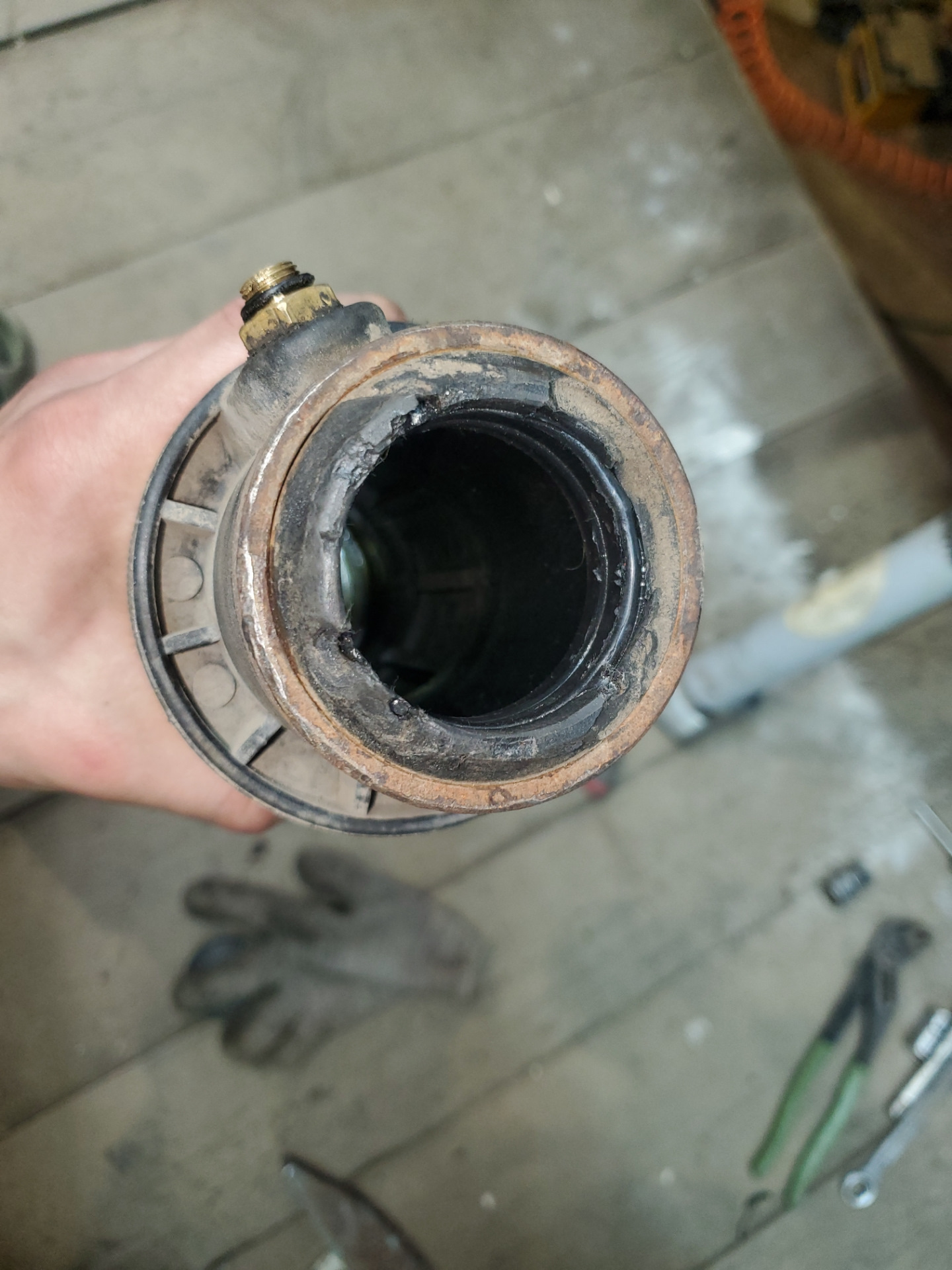 Заклинила стойка Plaza XDrive — Lada 2115, 1,5 л, 2006 года своими